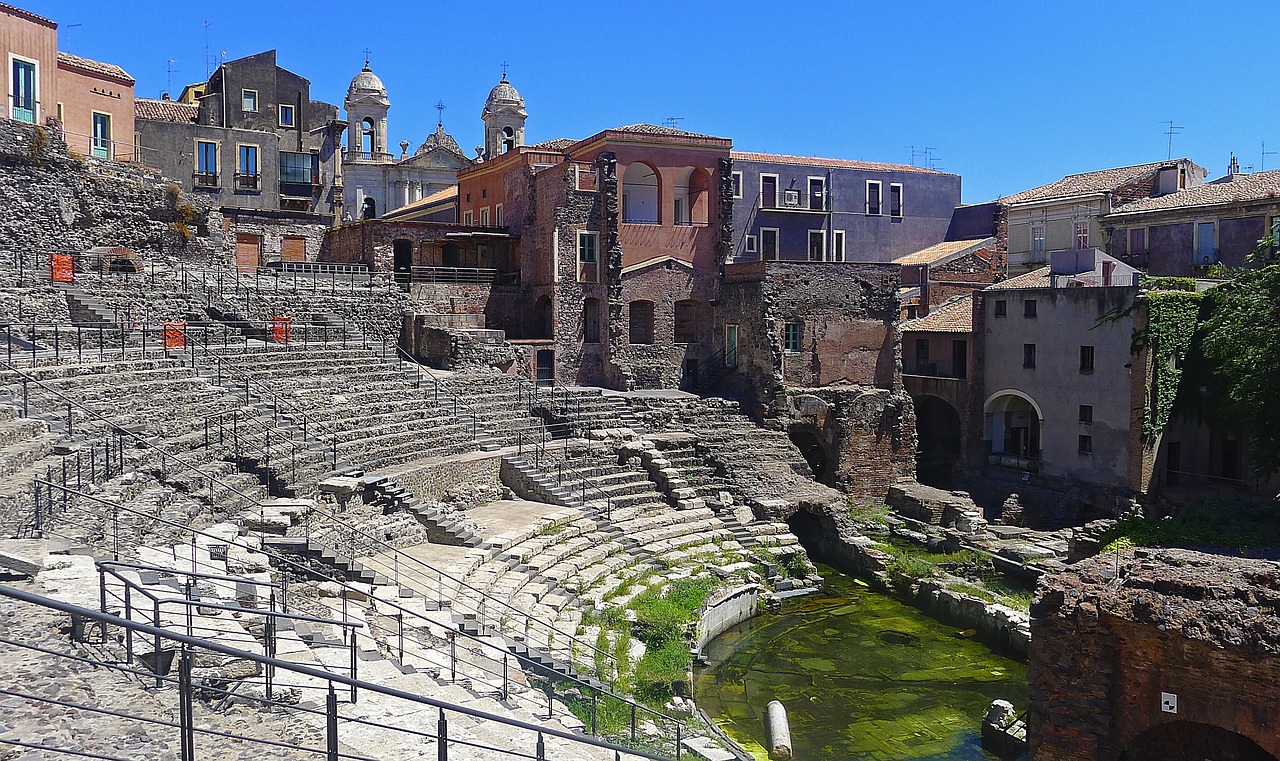 Tourist tour in the city of Catania with a rented car with driver