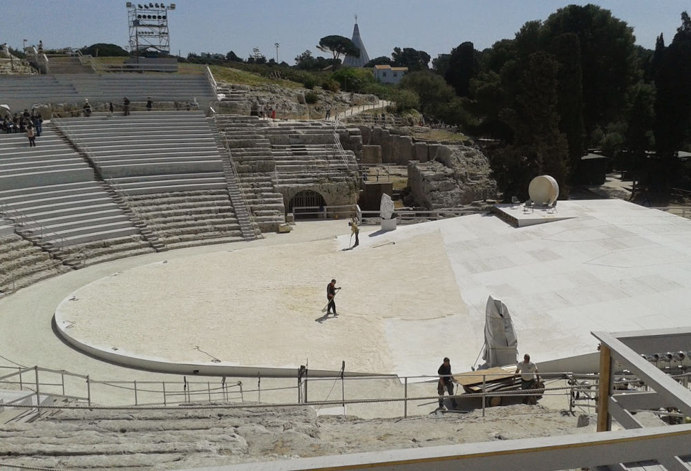 Tour in Syracuse and visit to the ruins of the Greek theater