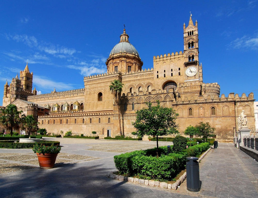 Palermo tour, a relaxing excursion in a chauffeured car