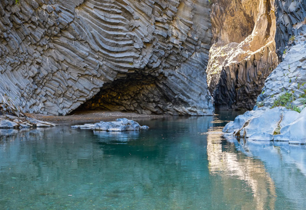 Tour from Taormina to the Alcantara gorges: an enchanting adventure in the heart of nature