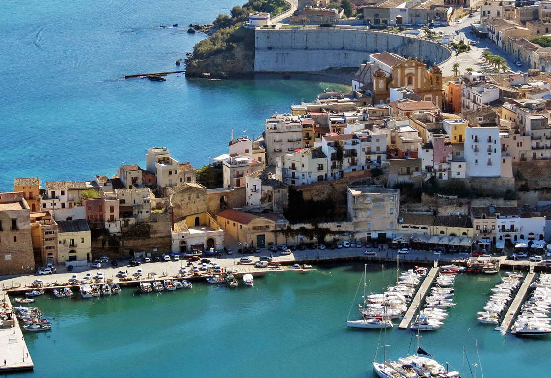 Castellammare del Golfo to visit with car and driver!