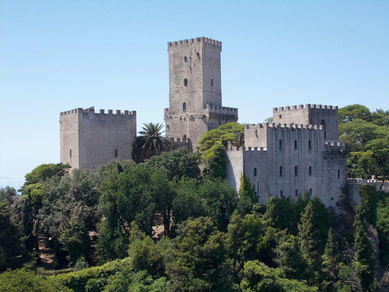 Car with driver and off to the discovery of Erice