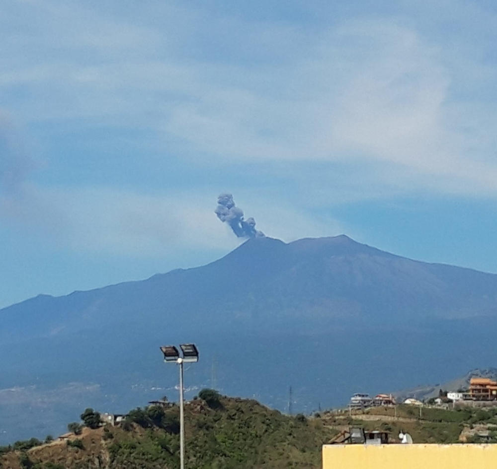 Etna tour: from Taormina to the caves of the thieves