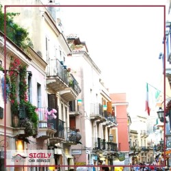 Taormina: un tour con Auto e Autista nella perla del Mediterraneo